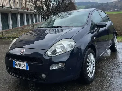 Usata Fiat Punto Lounge 95 CV (69 kW) 2017 Nero Utilitaria
