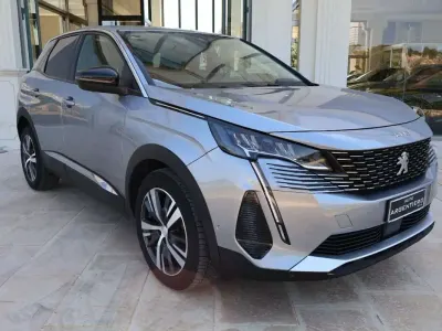 Usata Peugeot 3008 Allure 131 CV (96 kW) 2023 Grigio artense met SUV