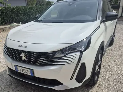 Usata Peugeot 3008 Allure 131 CV (96 kW) 2022 Bianco SUV