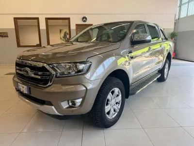 Usata Ford Ranger Limited 170 CV (125 kW) 2020 Grigio champagne Pick-up