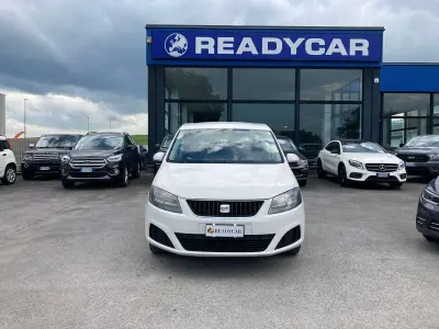 Begagnad Seat Alhambra Style 140 HK (102 kW) 2011 Vit Minibuss