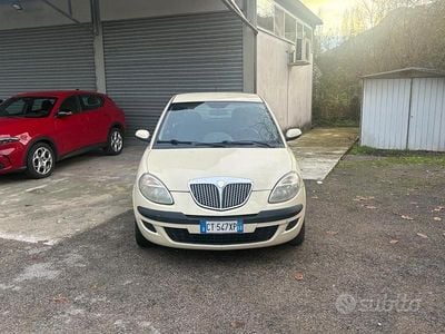 Usata Lancia Ypsilon 60 CV (44 kW) 2005 Beige Utilitaria