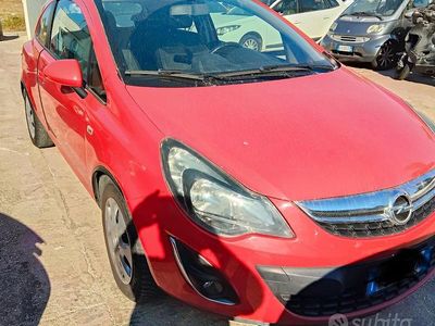 Usata Opel Corsa 75 CV (55 kW) 2014 Rosso Utilitaria