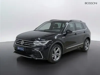 Usata VW Tiguan R-line 150 CV (110 kW) 2022 Nero SUV