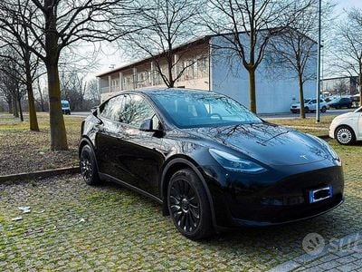 Usata Tesla Model Y RWD 219 kW (299 CV) 2024 SUV