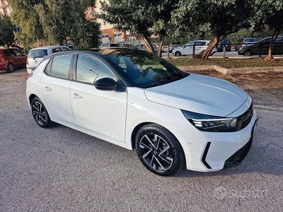 Usata Opel Corsa 75 CV (55 kW) 2024 Bianco Berlina