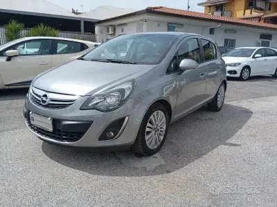 Usata Opel Corsa Edition 85 CV (62 kW) 2014 Grigio Utilitaria