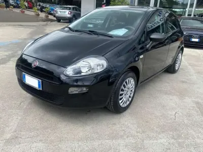 Usata Fiat Punto Street 69 CV (50 kW) 2018 Nero Utilitaria