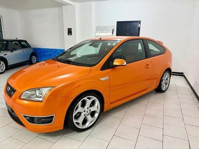 Usata Ford Focus ST 225 CV (165 kW) 2006 Arancione Berlina