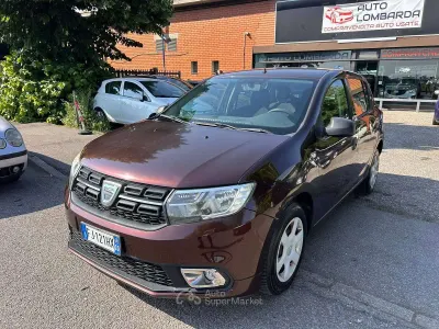 Usata Dacia Sandero Ambiance 73 CV (53 kW) 2017 Marrone Berlina