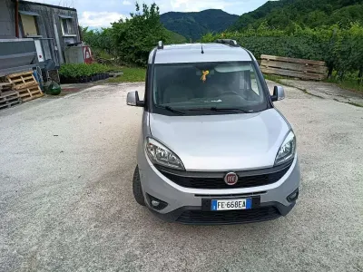 Usata Fiat Doblò Pop 105 CV (77 kW) 2015 Grigio Monovolume