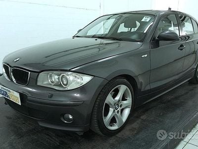 Usata BMW 118 129 CV (94 kW) 2006 Grigio metallizzato Utilitaria