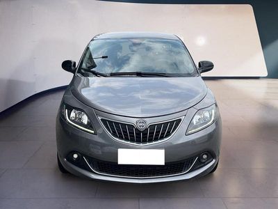 Usata Lancia Ypsilon Gold 70 CV (51 kW) 2021 Grigio Utilitaria