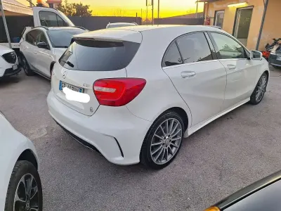 Usata Mercedes A180 Premium 109 CV (80 kW) 2013 Bianco Utilitaria
