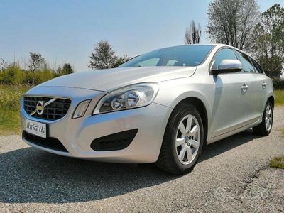 usata Volvo V60 D2 1.6 Station Wagon SOLO 67000km