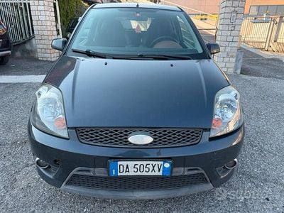 Usata Ford Fiesta 2006 Grigio Utilitaria