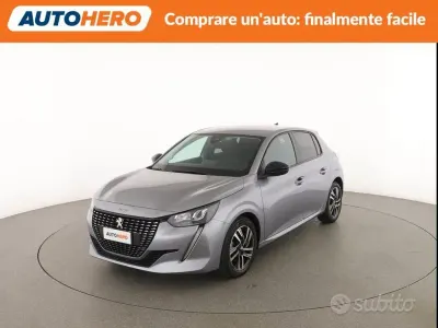 Usata Peugeot 208 Allure 101 CV (74 kW) 2023 Grigio Utilitaria