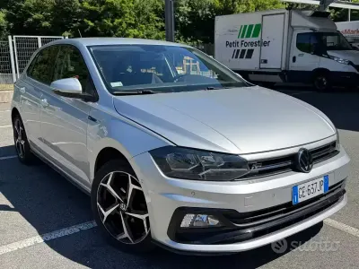 Usata VW Polo R-line 95 CV (69 kW) 2021 Grigio Utilitaria