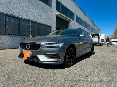 Usata Volvo V60 197 CV (144 kW) 2021 Grigio Station wagon