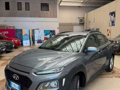 Usata Hyundai Kona Style 116 CV (85 kW) 2018 Grigio SUV