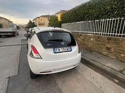 Usata Lancia Ypsilon Gold 69 CV (50 kW) 2018 Bianco Utilitaria
