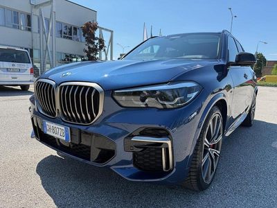 Begagnad BMW X5 M50 530 HK (389 kW) 2022 Blå SUV