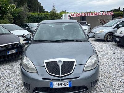 usata Lancia Ypsilon 1.2 Argento 60CV Ok Neopatentati