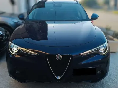 Usata Alfa Romeo Stelvio Executive 209 CV (153 kW) 2017 Blu/azzurro SUV