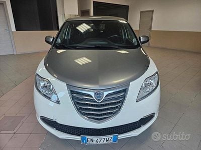 Usata Lancia Ypsilon Silver 69 CV (50 kW) 2012 Bianco Utilitaria