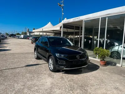 Usata VW T-Roc Style 116 CV (85 kW) 2019 Nero SUV