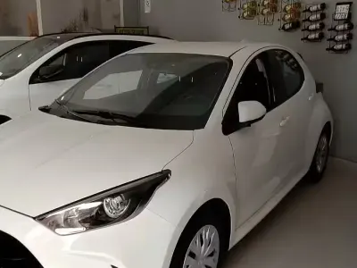 Usata Toyota Yaris 72 CV (52 kW) 2022 Bianco Utilitaria