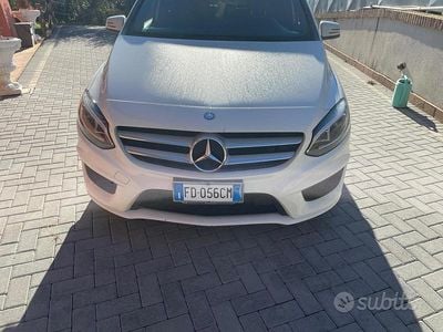 Usata Mercedes B180 Premium 109 CV (80 kW) 2016 Bianco Monovolume