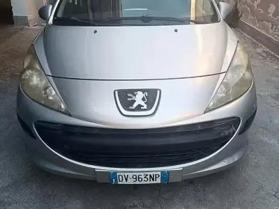 Usata Peugeot 207 Sport 73 CV (53 kW) 2009 Grigio Berlina