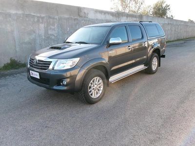 Begagnad Toyota HiLux 171 HK (125 kW) 2017 Grå Pickup