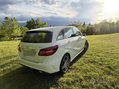 Gebraucht Mercedes B200 AMG 136 PS (100 kW) 2016 Weiß Van / Kleinbus