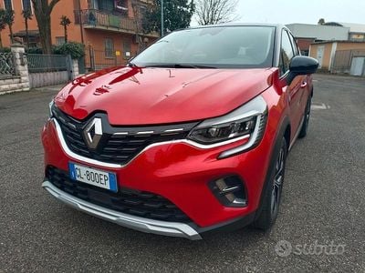 Usata Renault Captur Techno 100 CV (73 kW) 2022 Rosso SUV