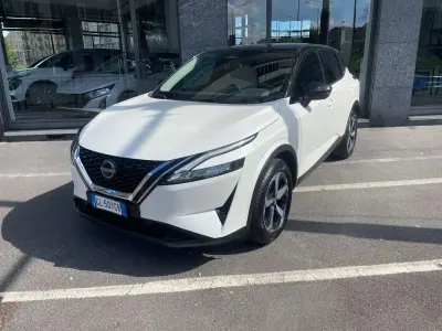 Usata Nissan Qashqai N-Connecta 140 CV (102 kW) 2023 Bianco SUV
