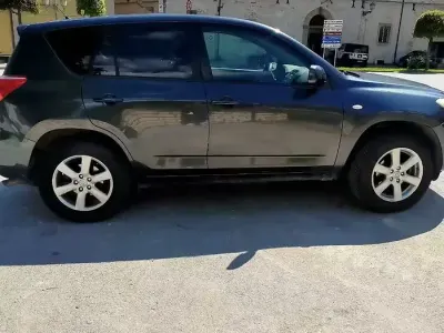 Usata Toyota RAV4 128 CV (94 kW) 2008 Blu SUV