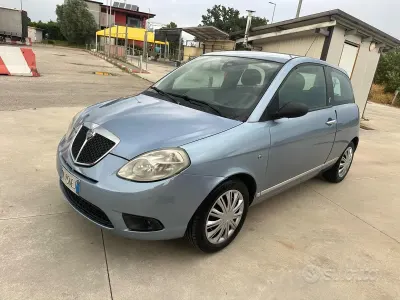 Usata Lancia Ypsilon 60 CV (44 kW) 2007 Bluazzurro Utilitaria