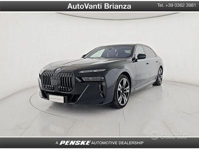 Usata BMW i7 M Sport 484 kW (659 CV) 2024 Grigio Berlina