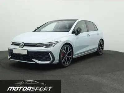 Usata VW Golf VIII Style 265 CV (194 kW) 2024 Crystal ice blue Berlina