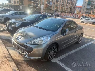Usata Peugeot 207 CC Roland Garros 120 CV (88 kW) 2008 Grigio Cabrio