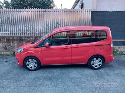 Usata Ford Tourneo Courier Sport 101 CV (74 kW) 2019 Rosso Monovolume