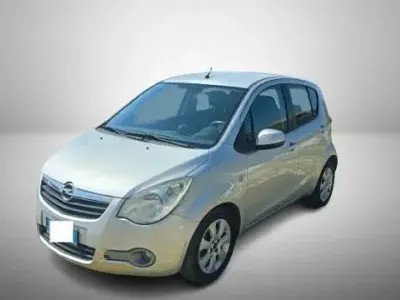 Usata Opel Agila 65 CV (47 kW) 2008 Argento Utilitaria
