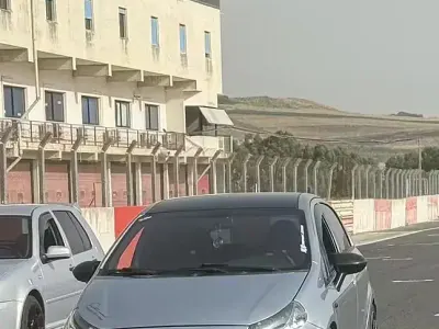 Usata Fiat Grande Punto 75 CV (55 kW) 2018 Grigio Utilitaria