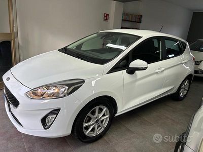 Usata Ford Fiesta 85 CV (62 kW) 2017 Bianco Berlina