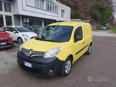 Usata Renault Kangoo 110 CV (80 kW) 2019 Giallo Monovolume