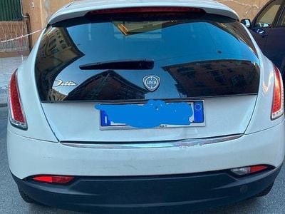 Usata Lancia Delta 120 CV (88 kW) 2012 Bianco Utilitaria