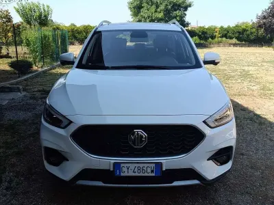 Usata MG ZS Luxury 111 CV (81 kW) 2025 Bianco SUV
