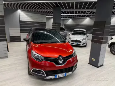 Usata Renault Captur 90 CV (66 kW) 2015 Arancione SUV